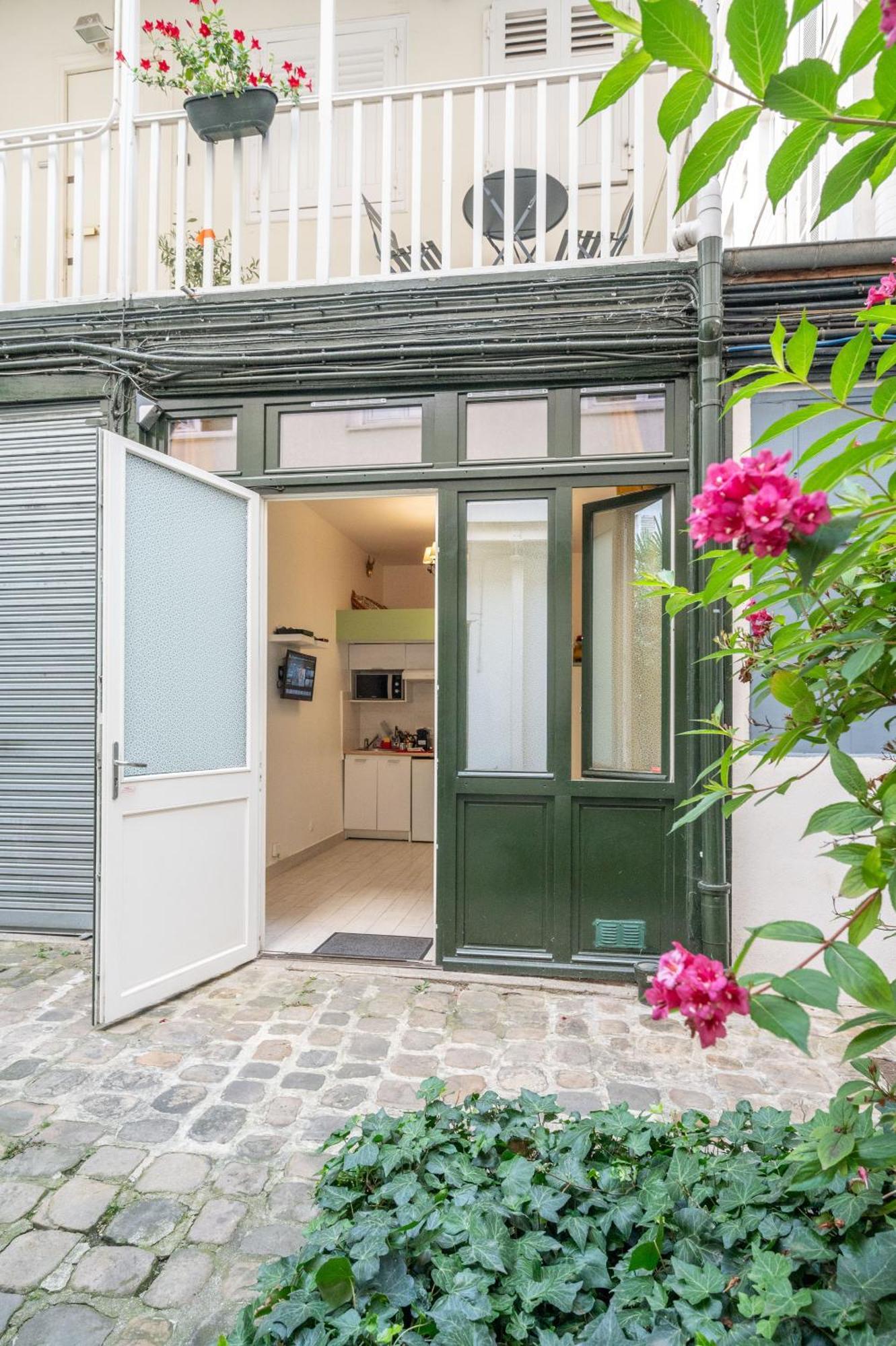 Little Boudoir Of Paris Champs-Elysees Экстерьер фото