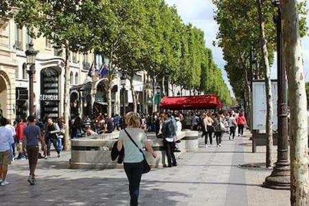 Апартаменты Little Boudoir Of Paris Champs-Elysees Экстерьер фото